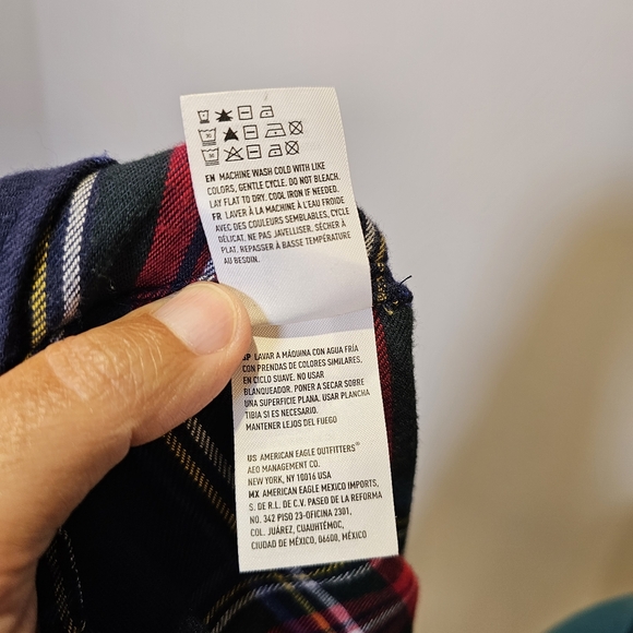 American Eagle Outfitters red and blue plaid flannel button-down shirt M US - Picture 9 of 9